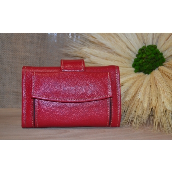 Portfel mały skórzany czerwony z kwiatowym kolorowym haftem .